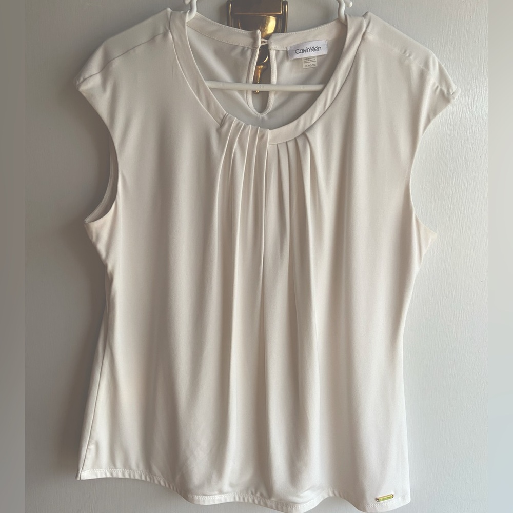 Calvin Klein Women’s White Sleeveless Blouse - Size X-Large